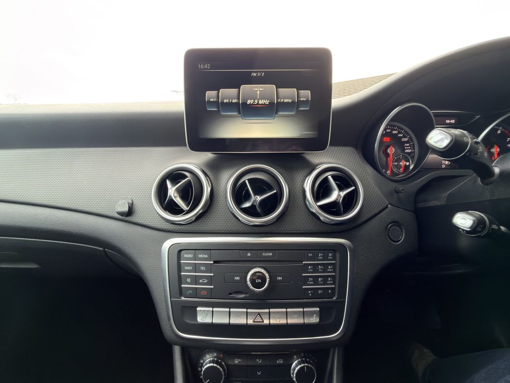 2017 Mercedes-Benz GLA 180