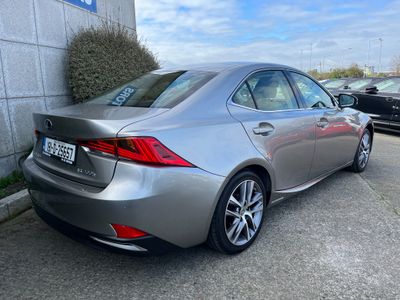 2018 Lexus IS 300h