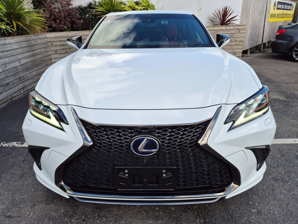 2021 Lexus ES 300h