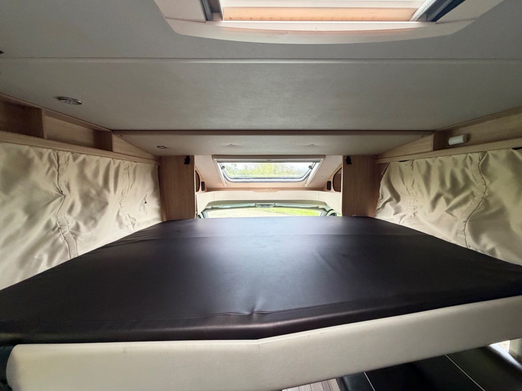 2019 WEINSBERG  CARA SUITE 650 R.H.D 