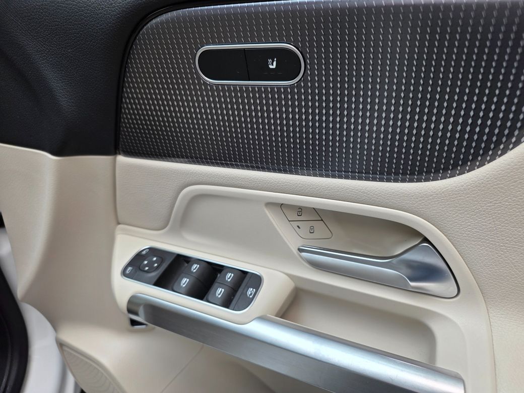 2023 Mercedes-Benz GLB Class