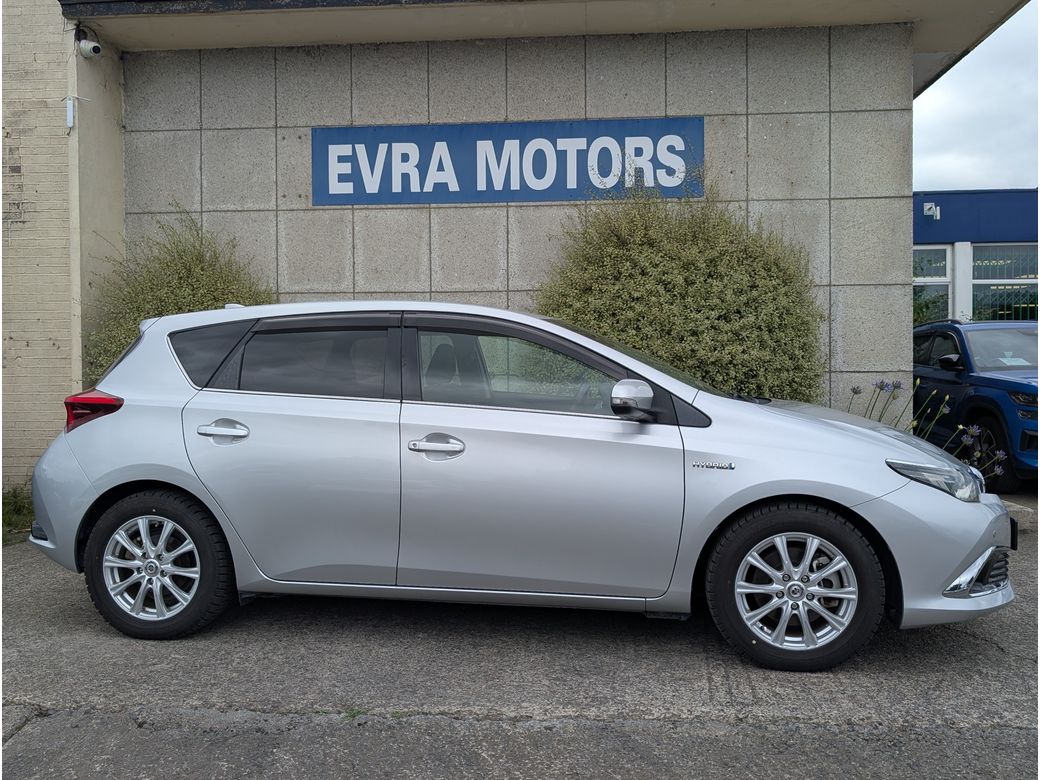 2016 Toyota Auris