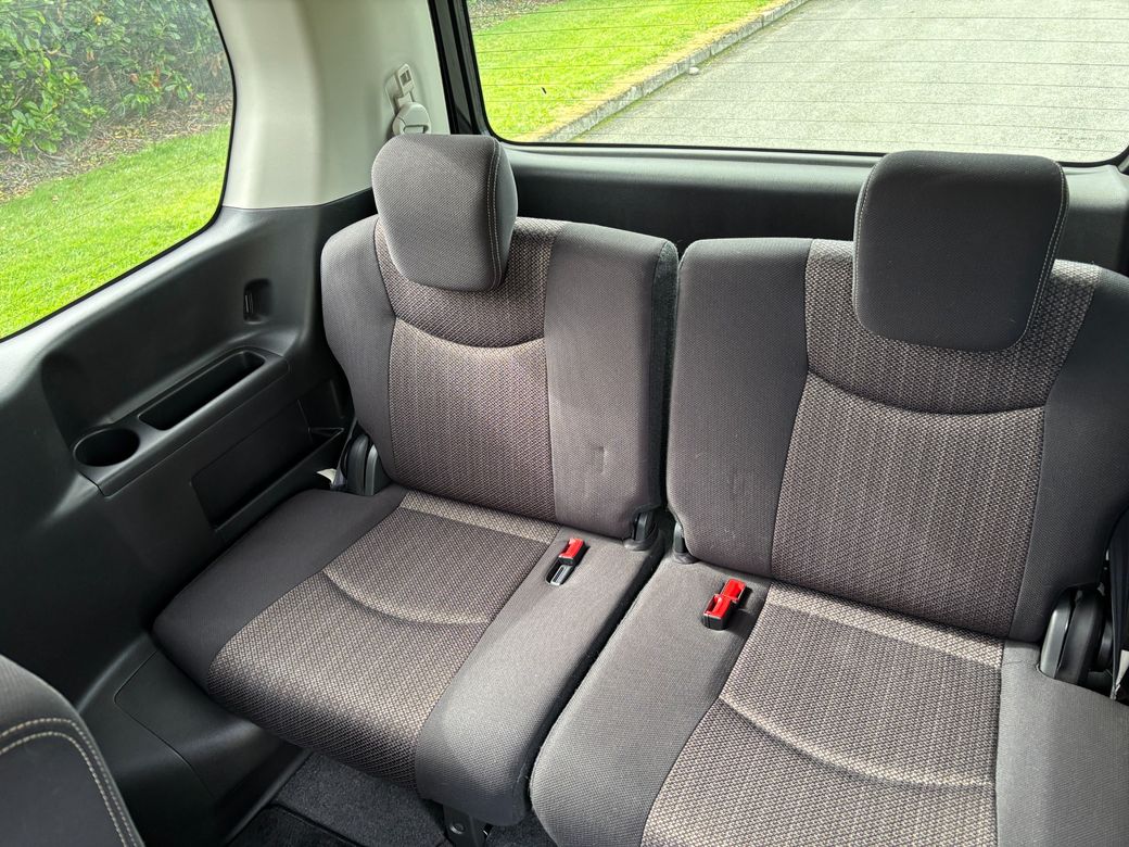 2015 Nissan Serena