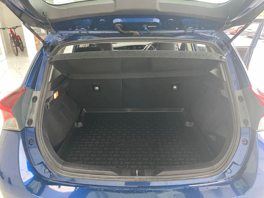 2016 Toyota Auris