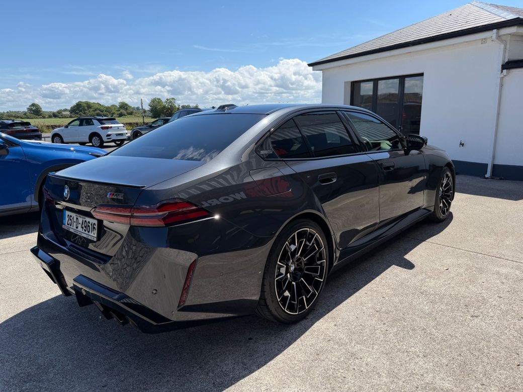 2025 BMW M5