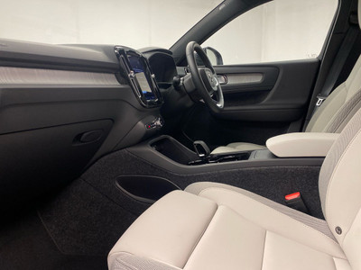 2026 Volvo EX40
