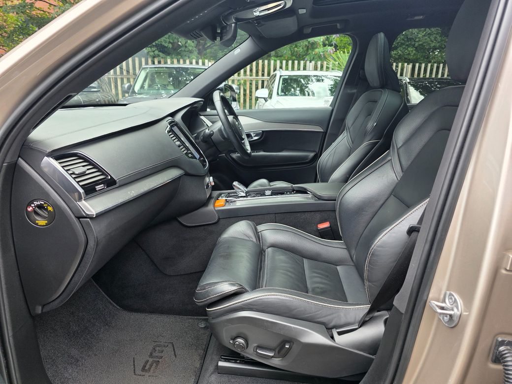 2022 Volvo XC90