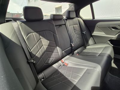 2025 BMW i5