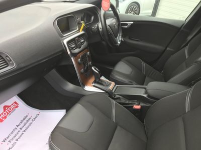 2017 Volvo V40