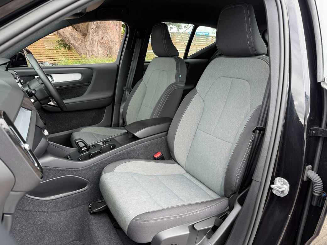 2023 Volvo XC40