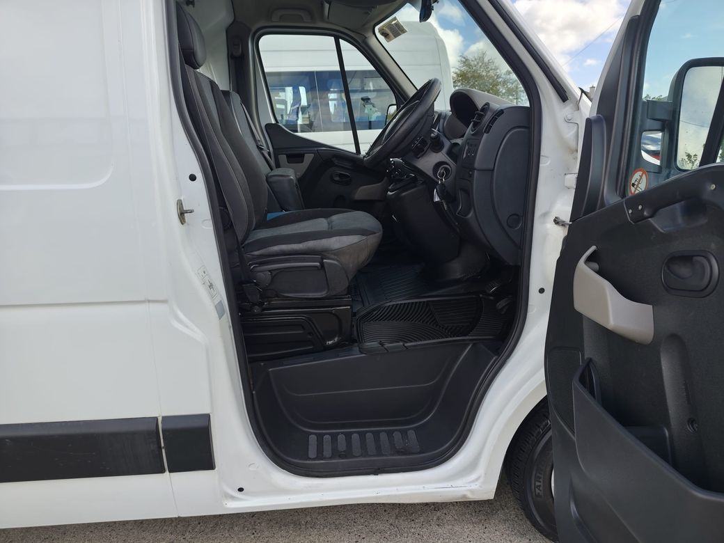 2014 Renault Master