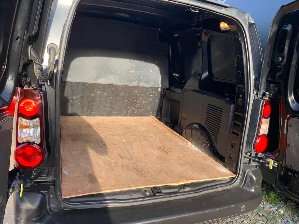 2015 Peugeot Partner