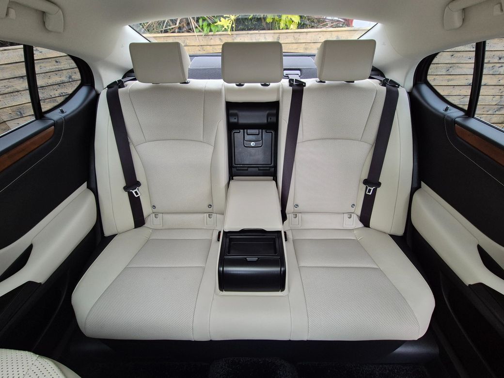 2023 Lexus ES 300h