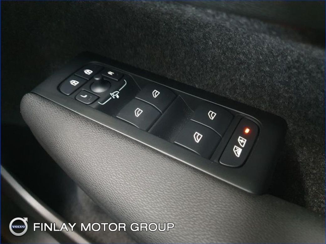 2025 Volvo Ex40