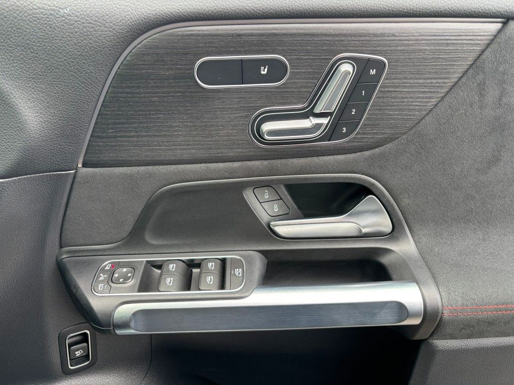 2025 Mercedes-Benz EQB