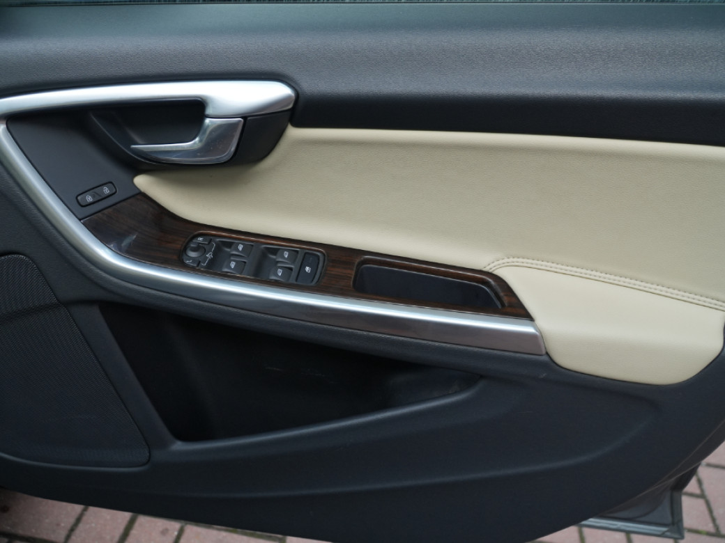2018 Volvo V60 Cross Country