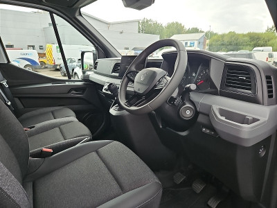 2025 Renault Master