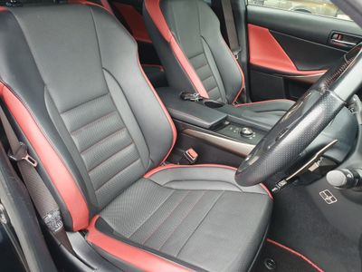 2015 Lexus IS 300h