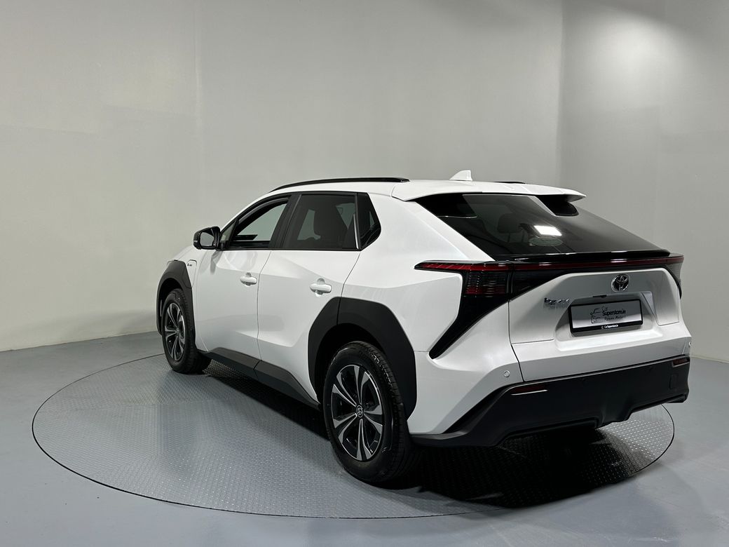 2025 Toyota bZ4X