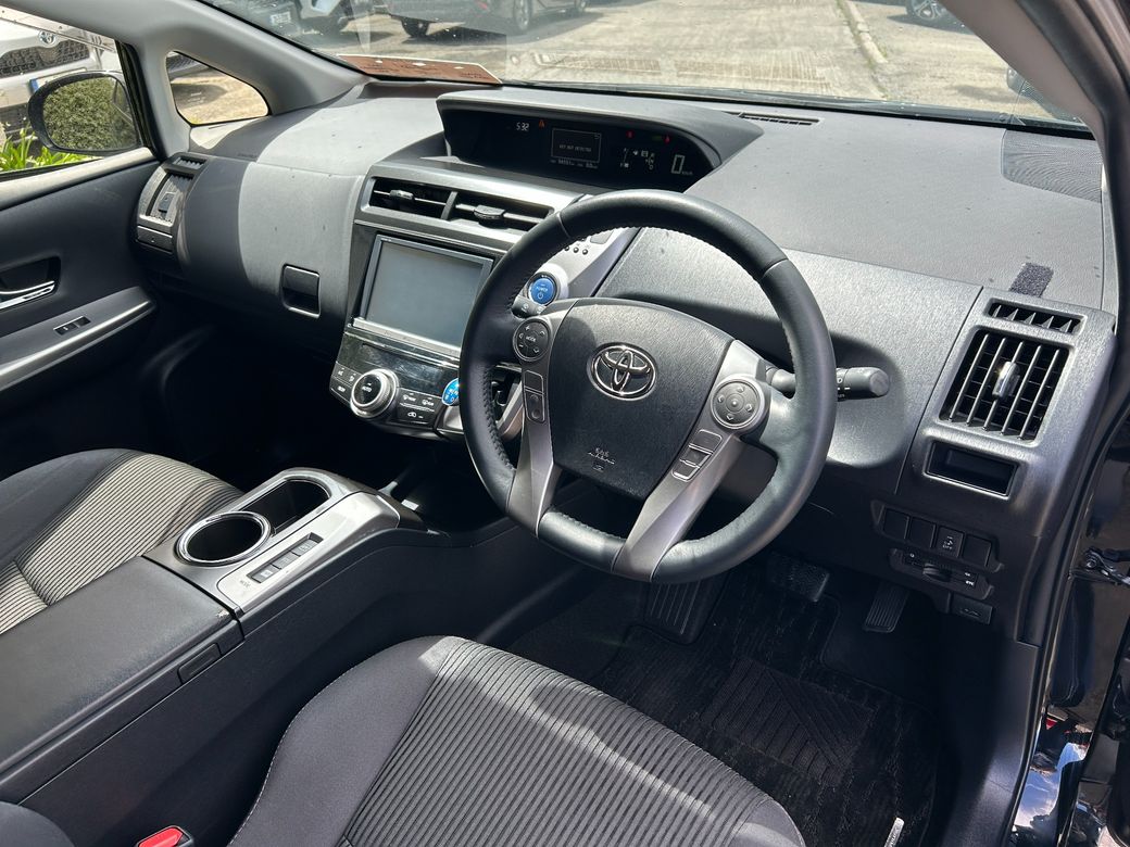 2016 Toyota Prius Alpha