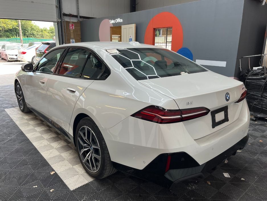 2024 BMW i5