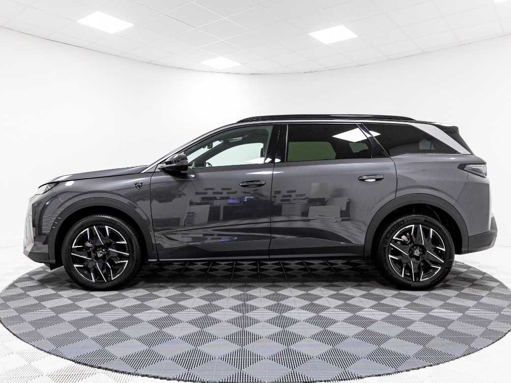 2025 Peugeot 5008