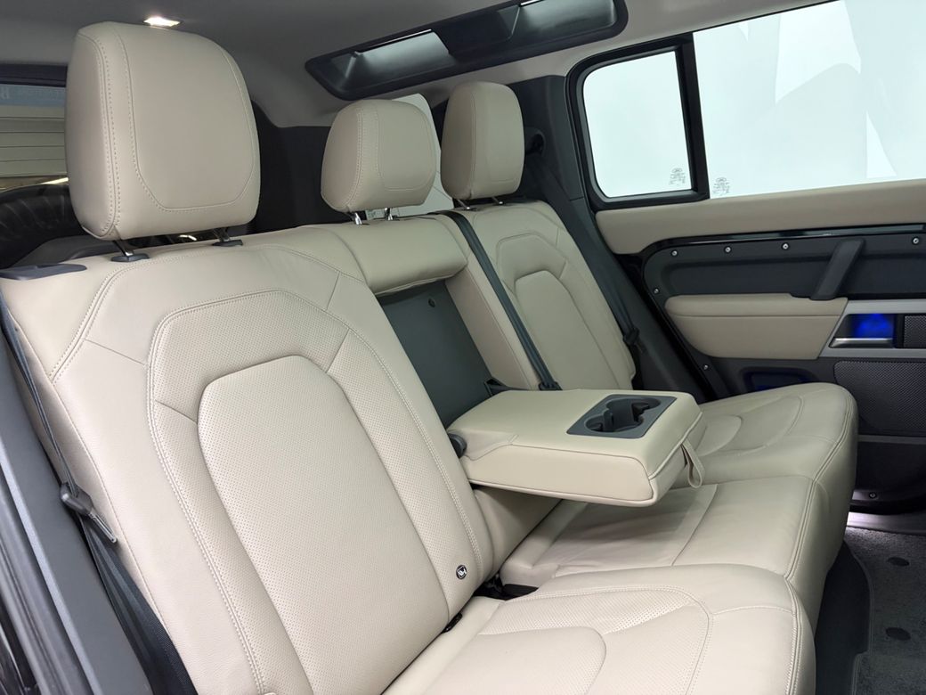 2024 Land Rover Defender 110