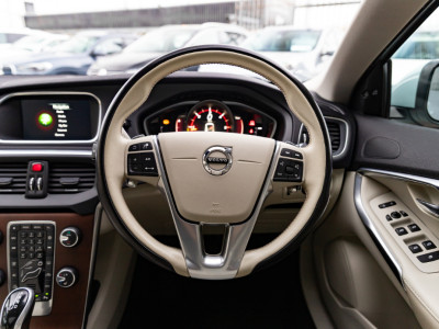 2016 Volvo V40