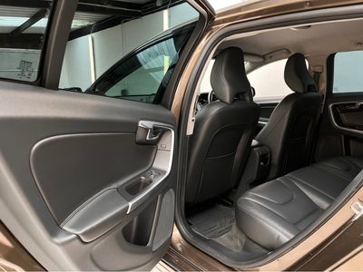 2016 Volvo V60 Cross Country
