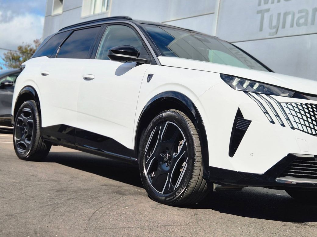 2025 Peugeot 5008