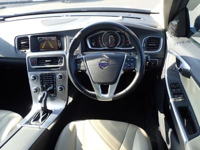 2017 Volvo V60 Cross Country