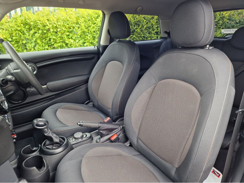 2016 Mini Hatch