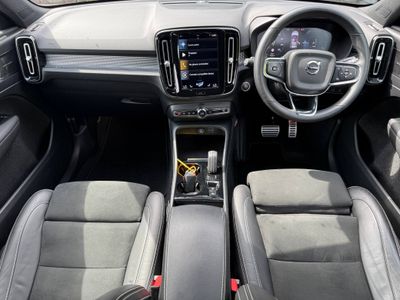 2022 Volvo XC40