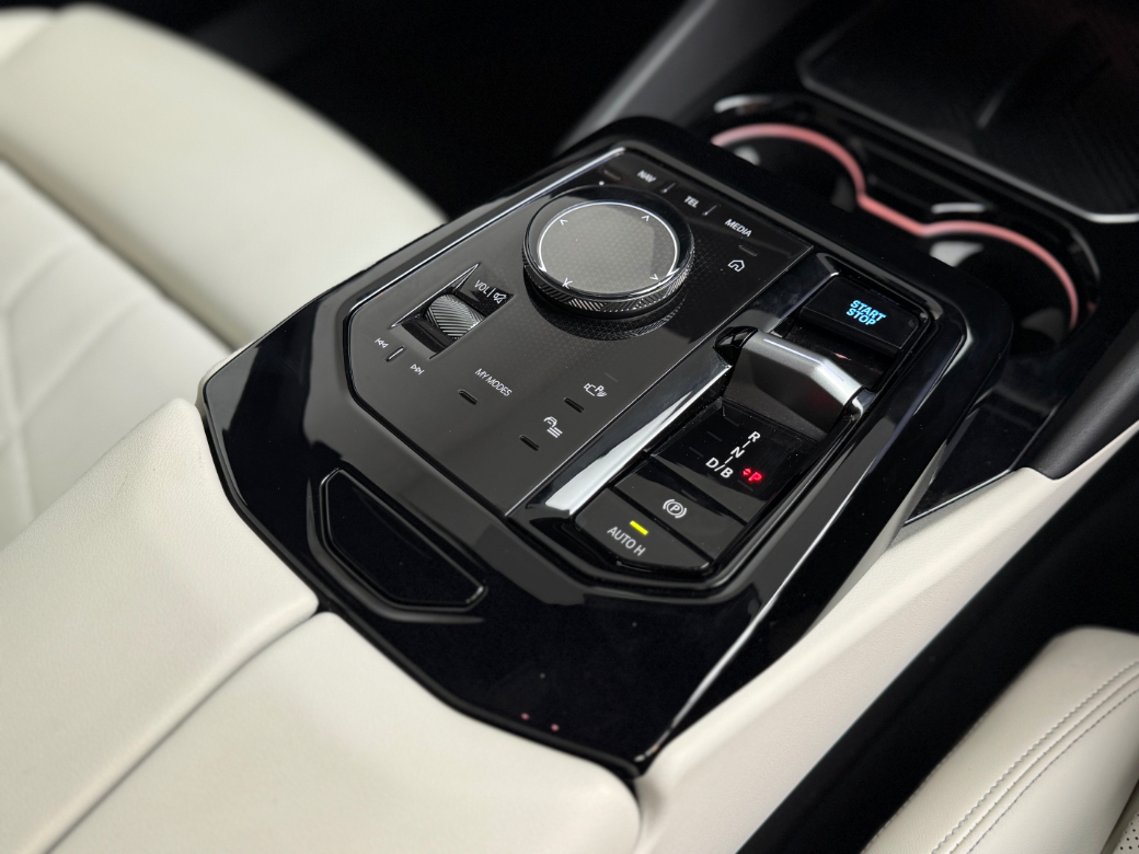 2024 BMW i5