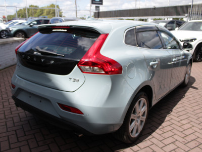 2017 Volvo V40