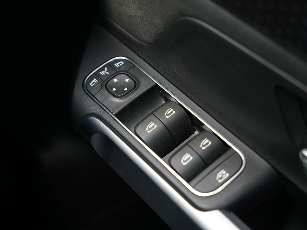 2025 Mercedes-Benz EQB