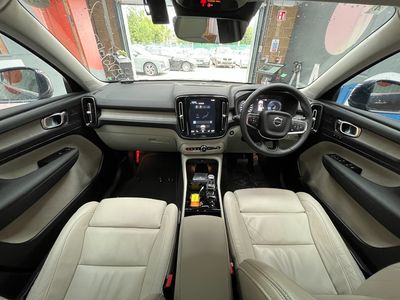 2022 Volvo XC40