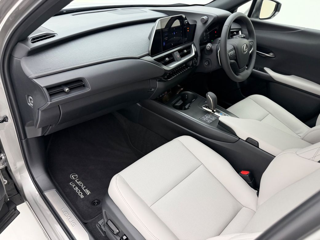 2026 Lexus UX 300e