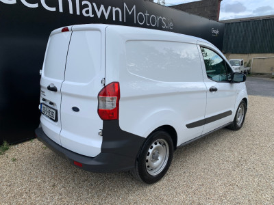 2023 Ford Transit Courier