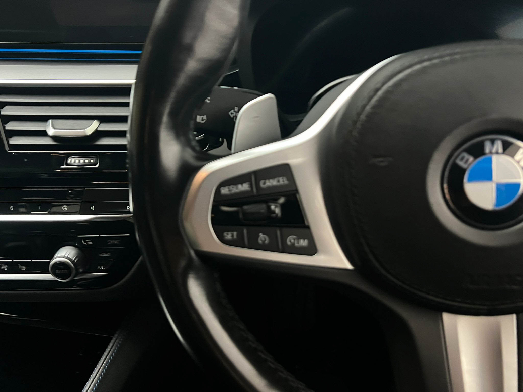 2021 BMW 530