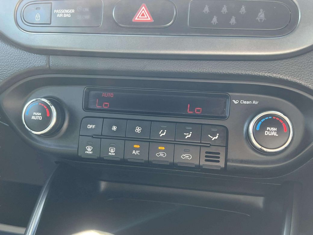 2014 Kia Carens