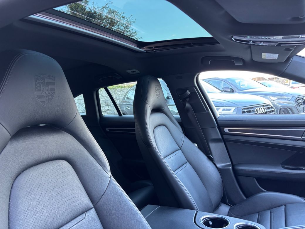 2022 Porsche Panamera