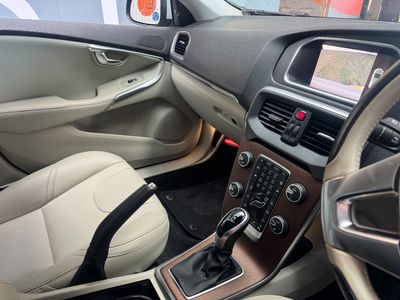 2018 Volvo V40