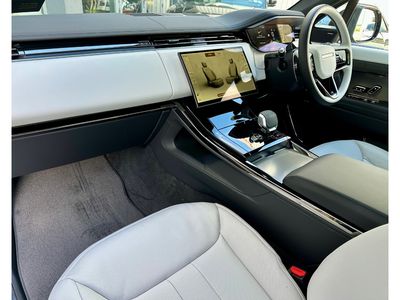 2025 Land Rover Range Rover Sport