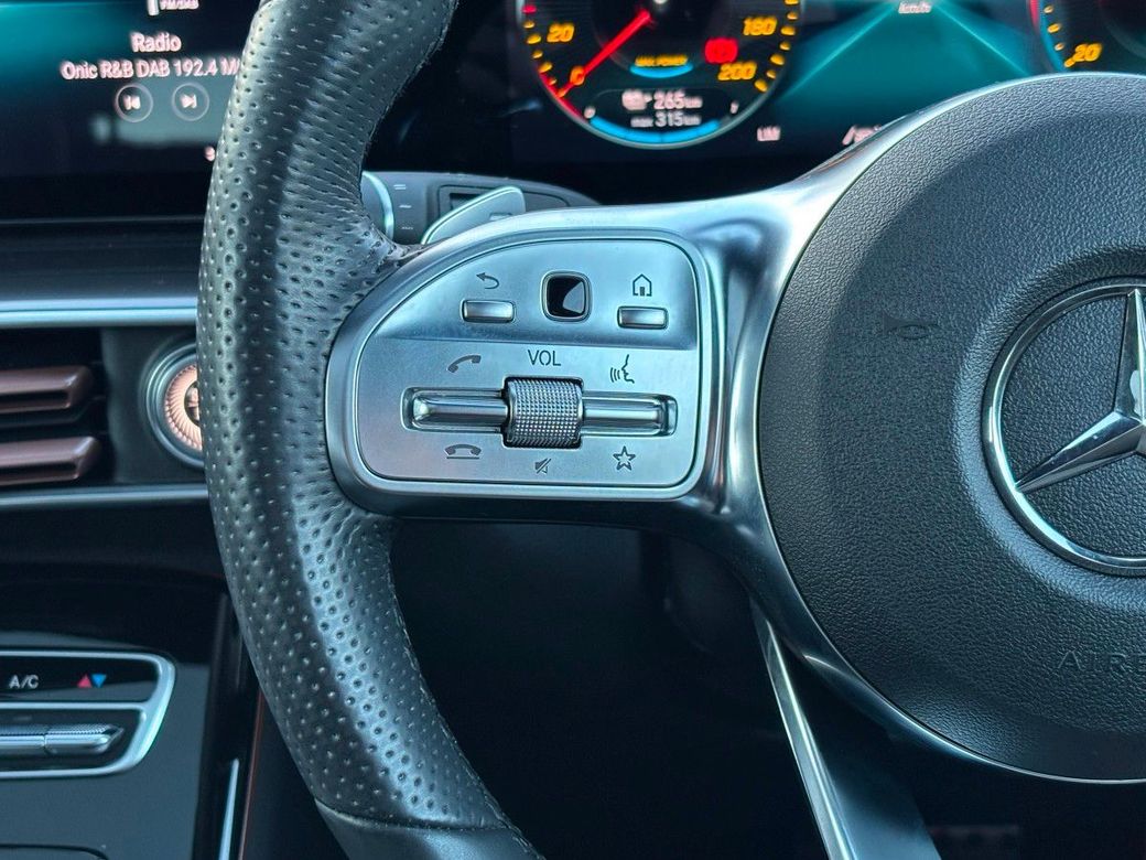 2022 Mercedes-Benz EQC