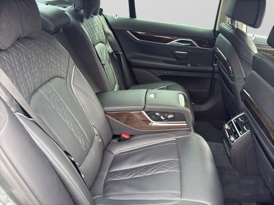 2019 BMW 740