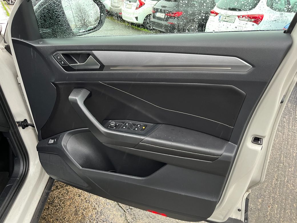 2023 Volkswagen T-Roc