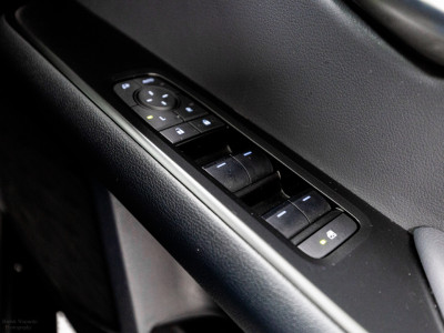 2025 Lexus UX 300e