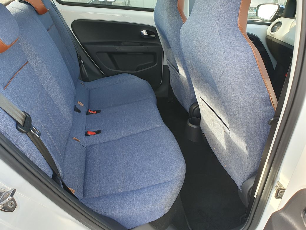 2016 Volkswagen up!