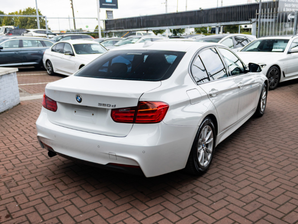 2015 BMW 320